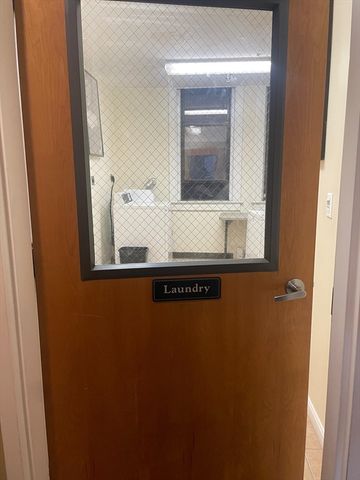 7 Central Sq 203, Lynn, MA 01901