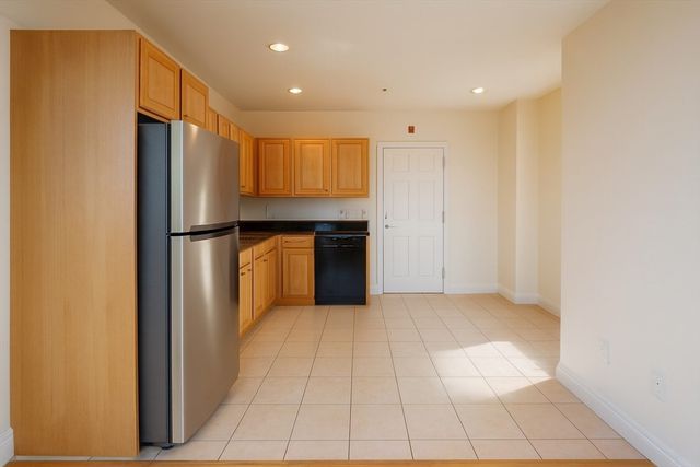 7 Central Sq 203, Lynn, MA 01901