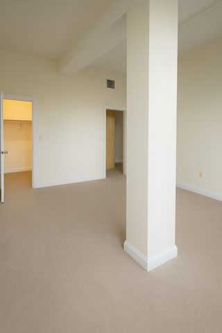 7 Central Sq 203, Lynn, MA 01901