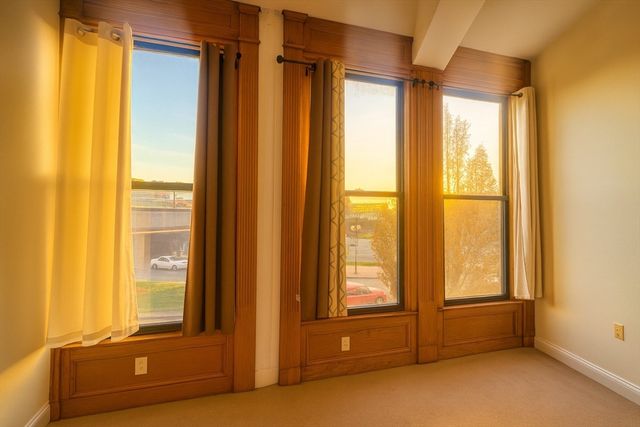 7 Central Sq 203, Lynn, MA 01901