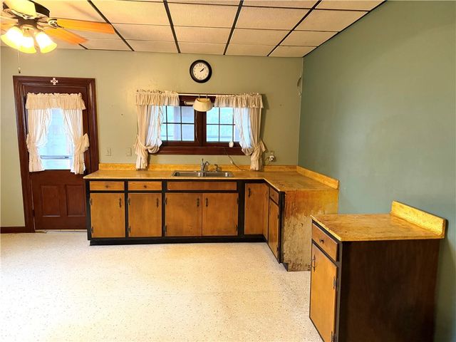 926 N Ashland, New Castle, PA 16102