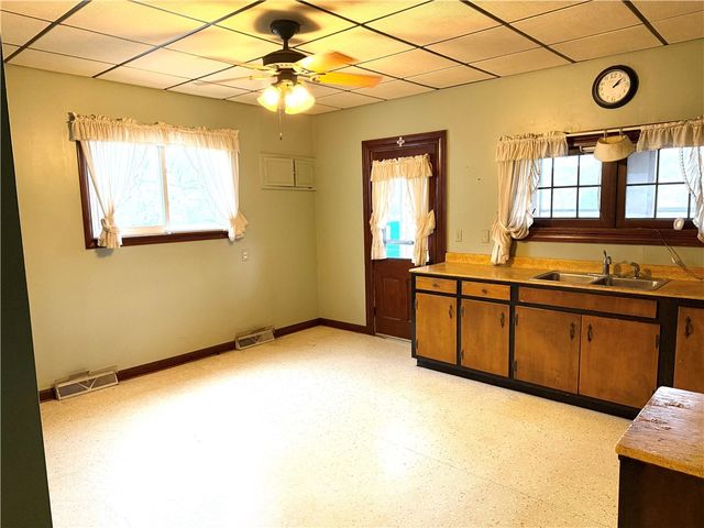 926 N Ashland, New Castle, PA 16102