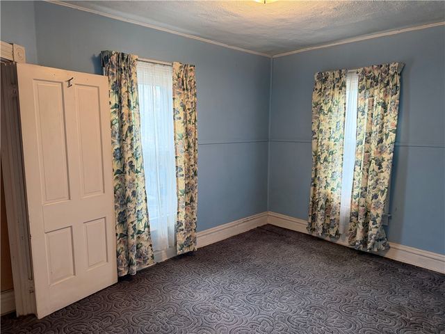 926 N Ashland, New Castle, PA 16102