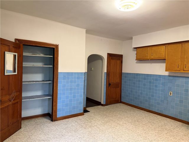 926 N Ashland, New Castle, PA 16102