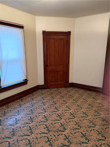 926 N Ashland, New Castle, PA 16102