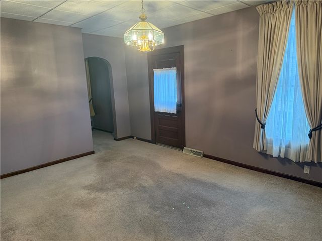 926 N Ashland, New Castle, PA 16102