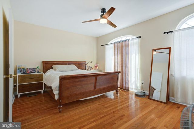 881 N 5TH ST, Philadelphia, PA 19123
