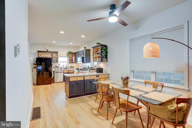 881 N 5TH ST, Philadelphia, PA 19123