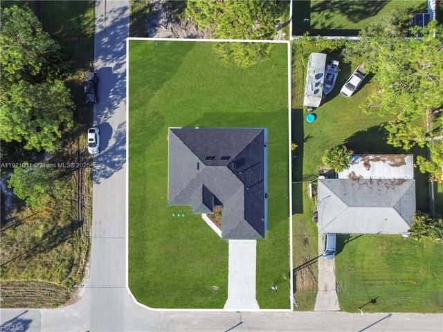 3716 10th ST SW, Lehigh Acres, FL 33976