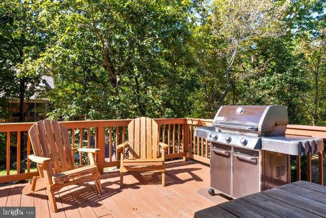 68 SKYE DR, Lake Harmony, PA 18624