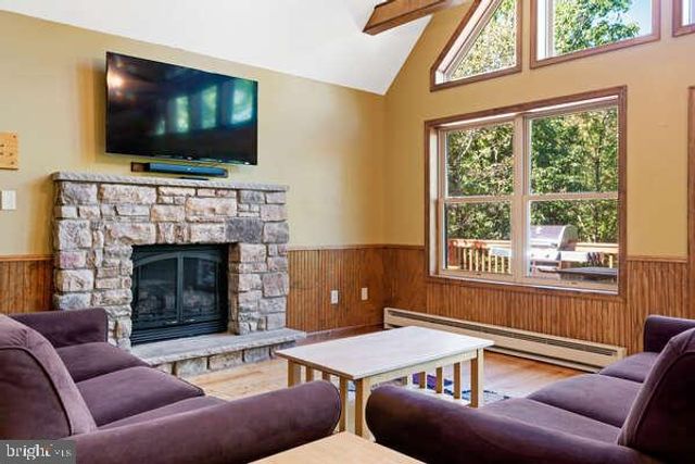 68 SKYE DR, Lake Harmony, PA 18624