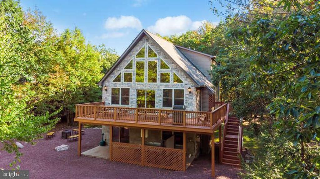 68 SKYE DR, Lake Harmony, PA 18624