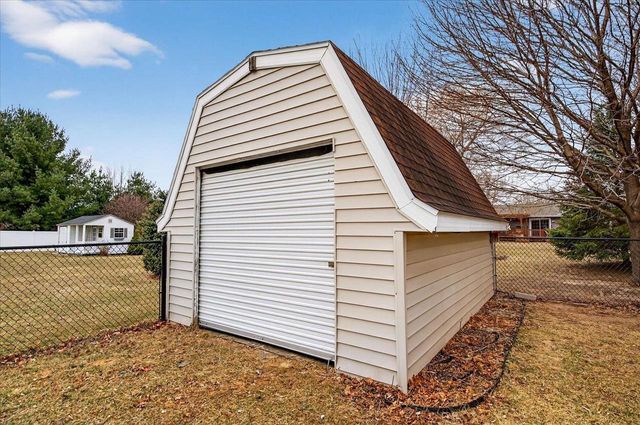 559 Elijah Court, Evansville, WI 53536