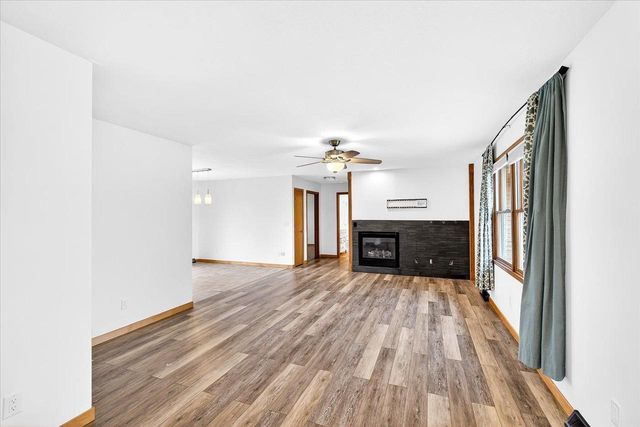 559 Elijah Court, Evansville, WI 53536