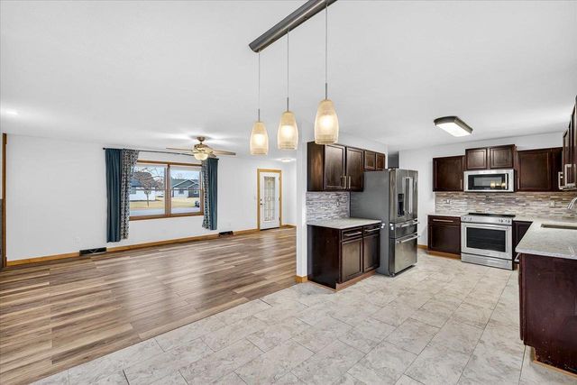 559 Elijah Court, Evansville, WI 53536