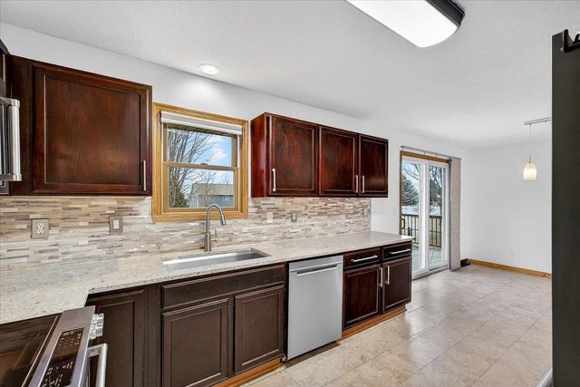 559 Elijah Court, Evansville, WI 53536