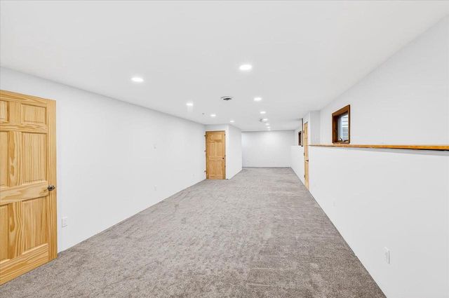 559 Elijah Court, Evansville, WI 53536