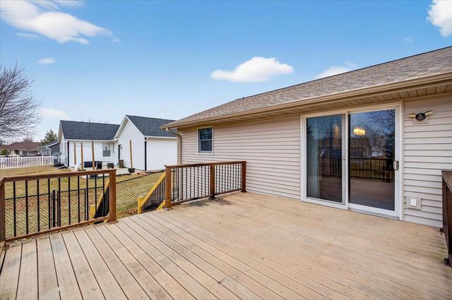 559 Elijah Court, Evansville, WI 53536