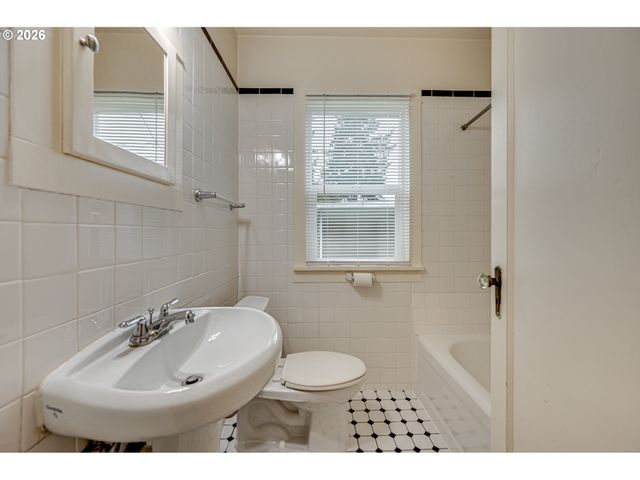 111 Nw 40TH St, Vancouver, WA 98660