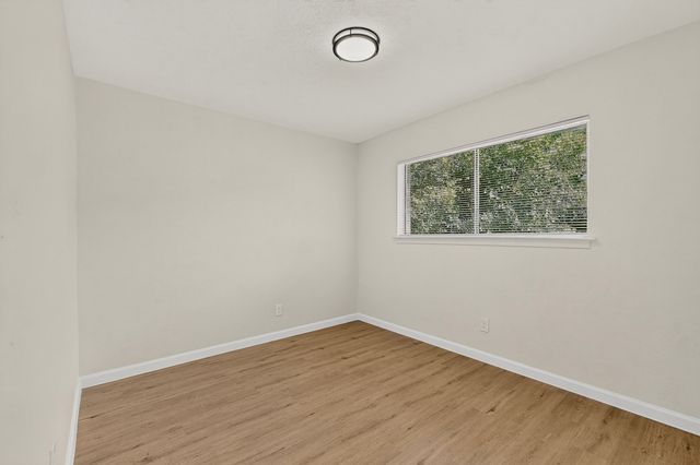 1304 Glynn Oaks Drive, Arlington, TX 76010