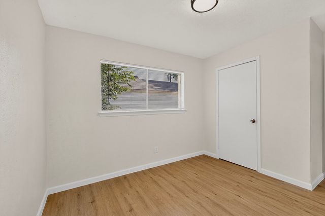 1304 Glynn Oaks Drive, Arlington, TX 76010