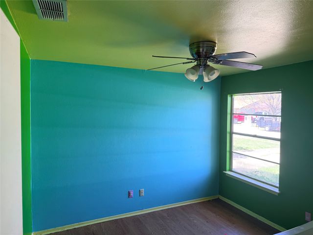 1304 Glynn Oaks Drive, Arlington, TX 76010