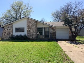 1304 Glynn Oaks Drive, Arlington, TX 76010