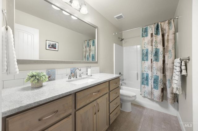 5944 W Cavendale Dr, Eagle, ID 83616