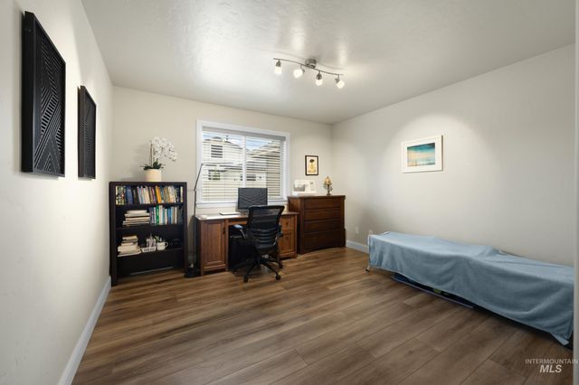 5944 W Cavendale Dr, Eagle, ID 83616