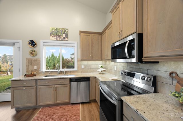 5944 W Cavendale Dr, Eagle, ID 83616