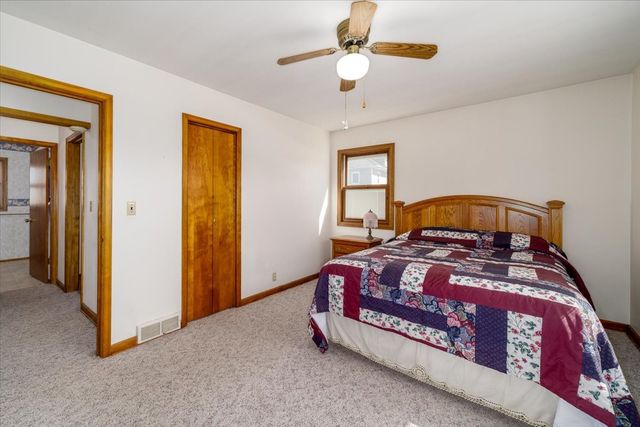 404 W Des Moines Street, Brooklyn, IA 52211