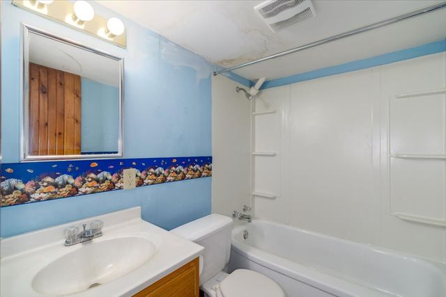 404 W Des Moines Street, Brooklyn, IA 52211