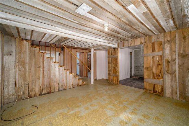 404 W Des Moines Street, Brooklyn, IA 52211