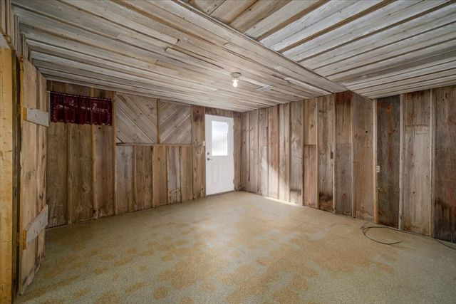 404 W Des Moines Street, Brooklyn, IA 52211