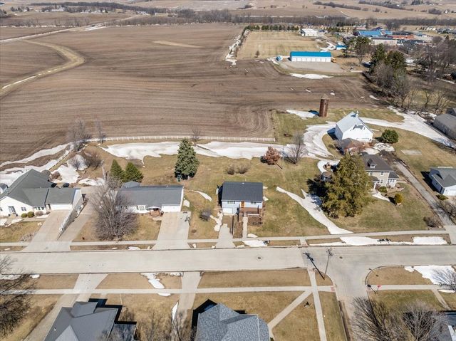 404 W Des Moines Street, Brooklyn, IA 52211