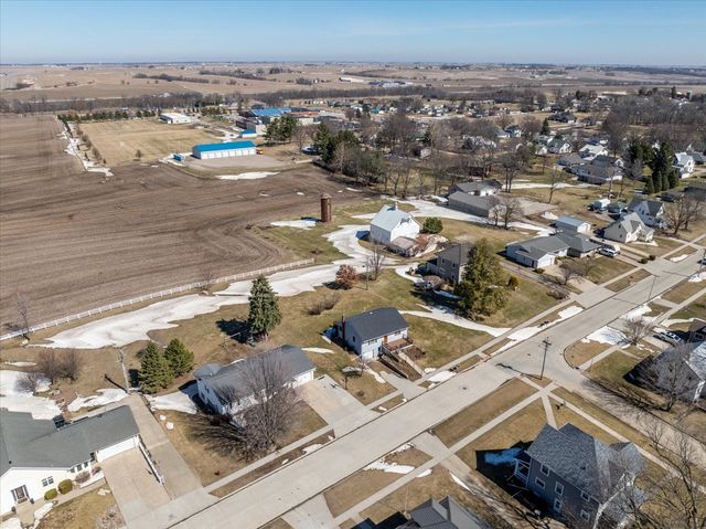 404 W Des Moines Street, Brooklyn, IA 52211