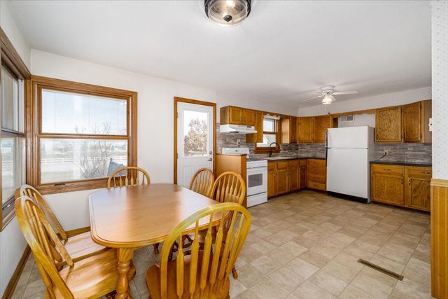 404 W Des Moines Street, Brooklyn, IA 52211