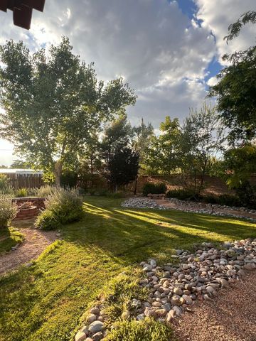 8913 Ortega Court NW, Los Ranchos, NM 87114