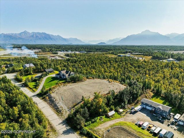 2525 N Larkspur Hill Circle, Palmer, AK 99645