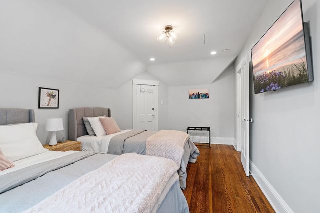 3049 E Bde Maka Ska Parkway, Minneapolis, MN 55408