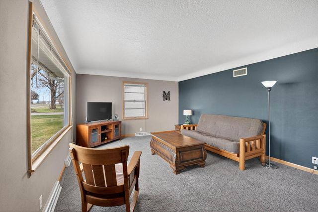 5839 Foulk Road, Waterloo, IA 50702