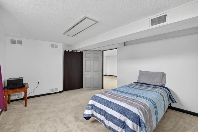 5839 Foulk Road, Waterloo, IA 50702