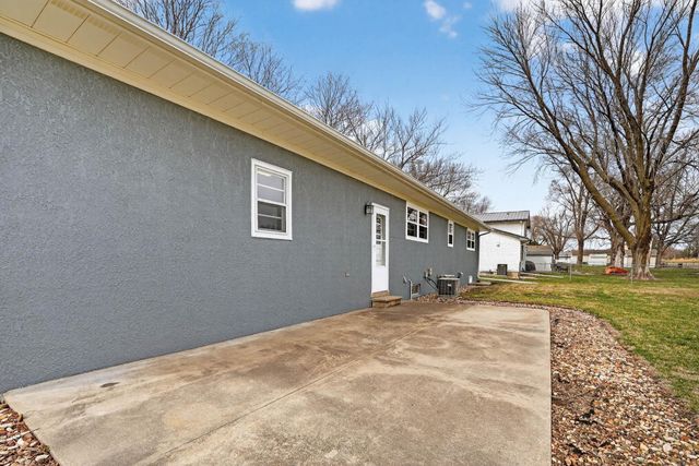 5839 Foulk Road, Waterloo, IA 50702