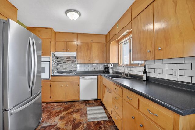 5839 Foulk Road, Waterloo, IA 50702