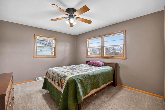 5839 Foulk Road, Waterloo, IA 50702