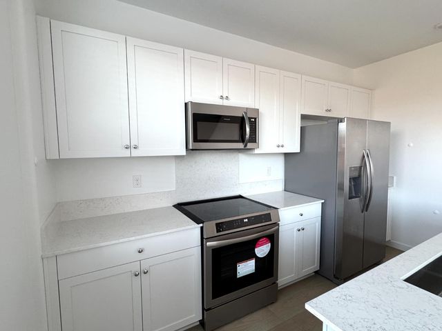 8524 Anker Way, Elk Grove, CA 95757