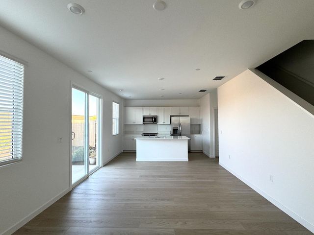 8524 Anker Way, Elk Grove, CA 95757