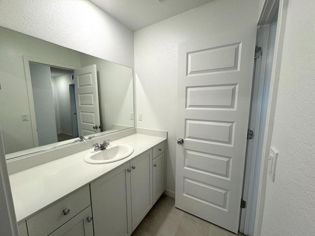 8524 Anker Way, Elk Grove, CA 95757