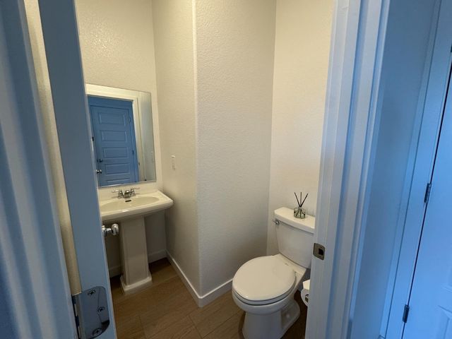 8524 Anker Way, Elk Grove, CA 95757