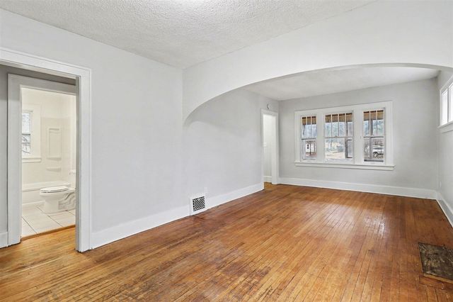 570 E Dale Avenue, Muskegon, MI 49442